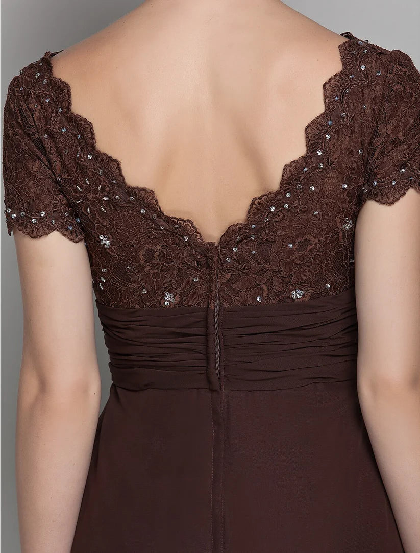Sheath / Column Mother of the Bride Dress Vintage Inspired Scalloped Neckline V Neck Floor Length Chiffon Lace Short Sleeve with Ruched Sequin Crystal Brooch