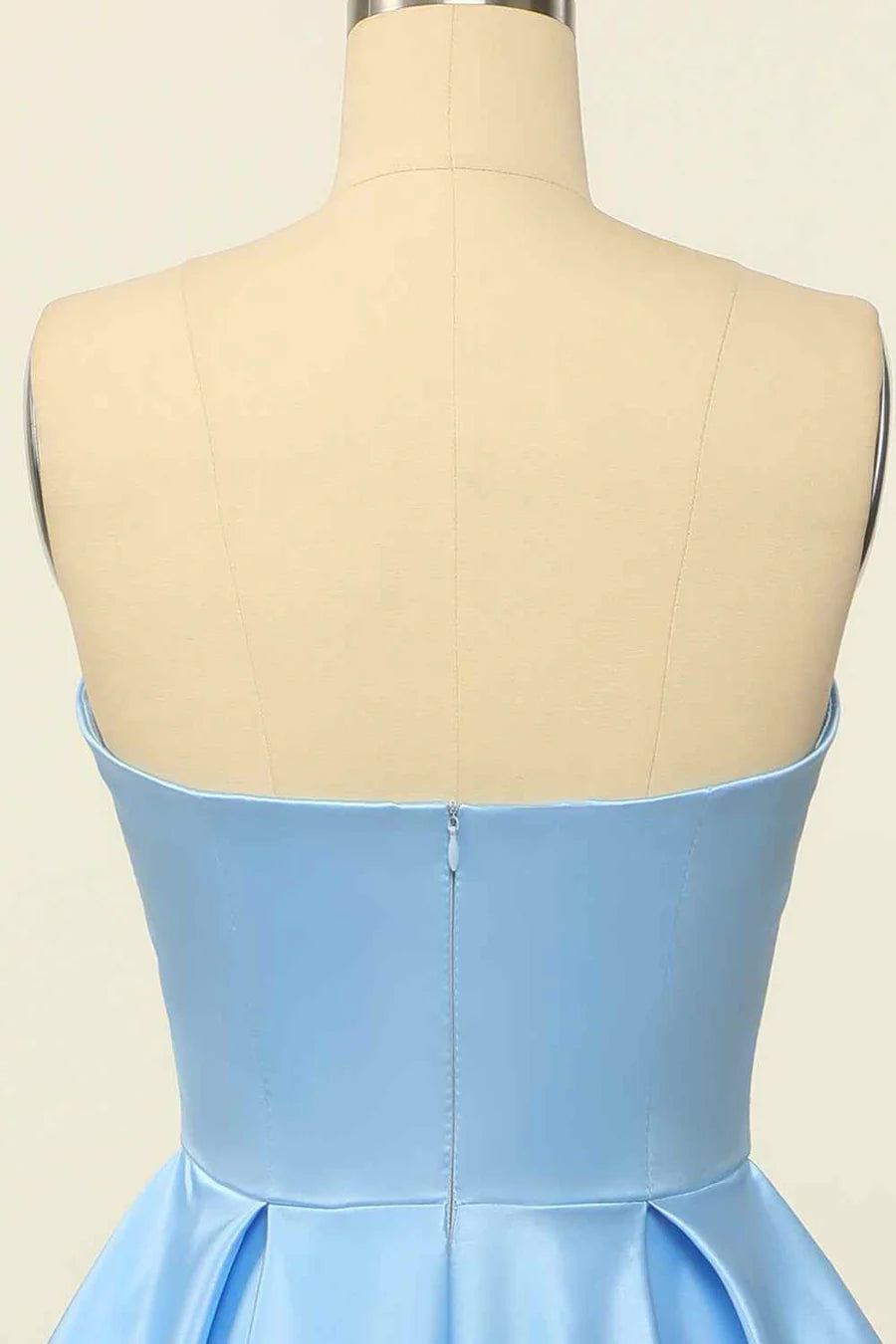 A-Linien-Mini-Heimkehrkleid aus Satin ohne Träger