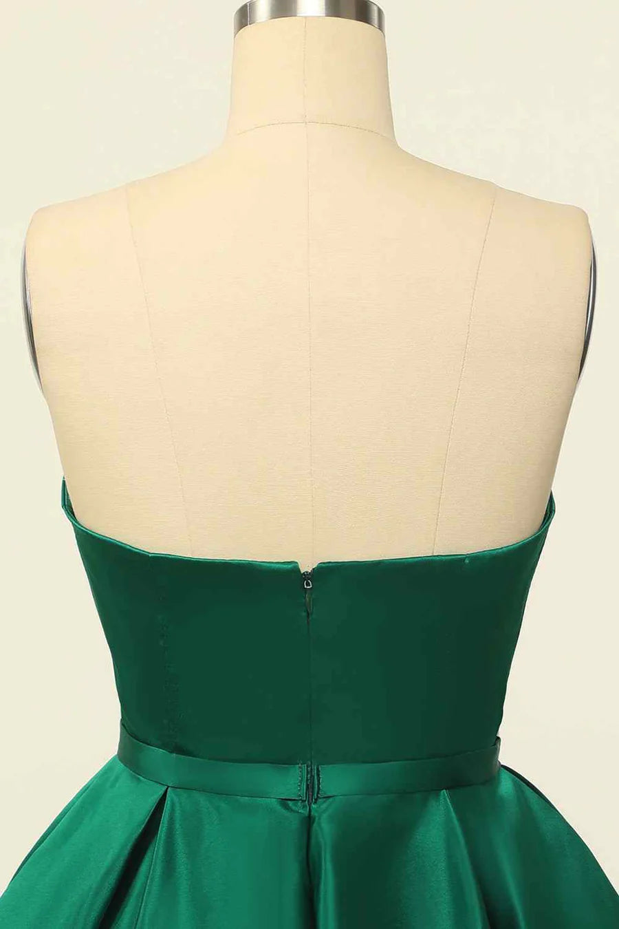 A-Linien-Trägerloses Mini-Heimkehrkleid aus Satin mit Perlen