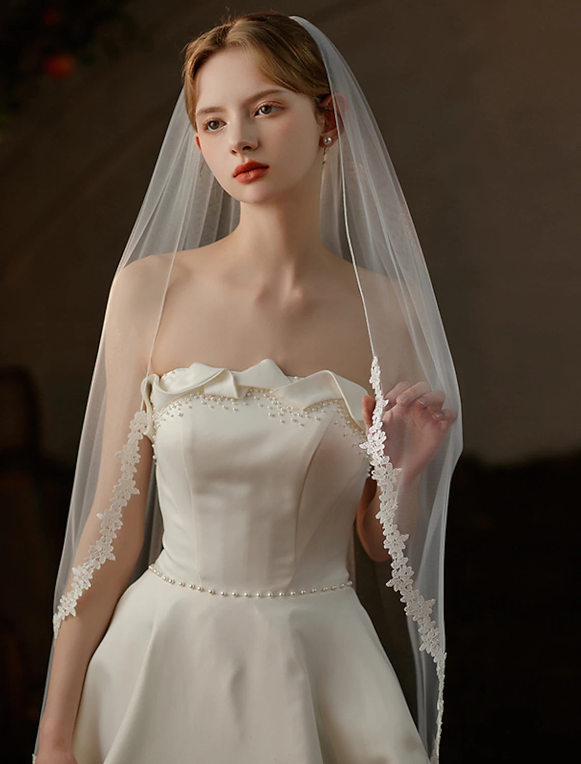 One-tier / Sweet Wedding Veil Fingertip Veils with Pure Color Tulle