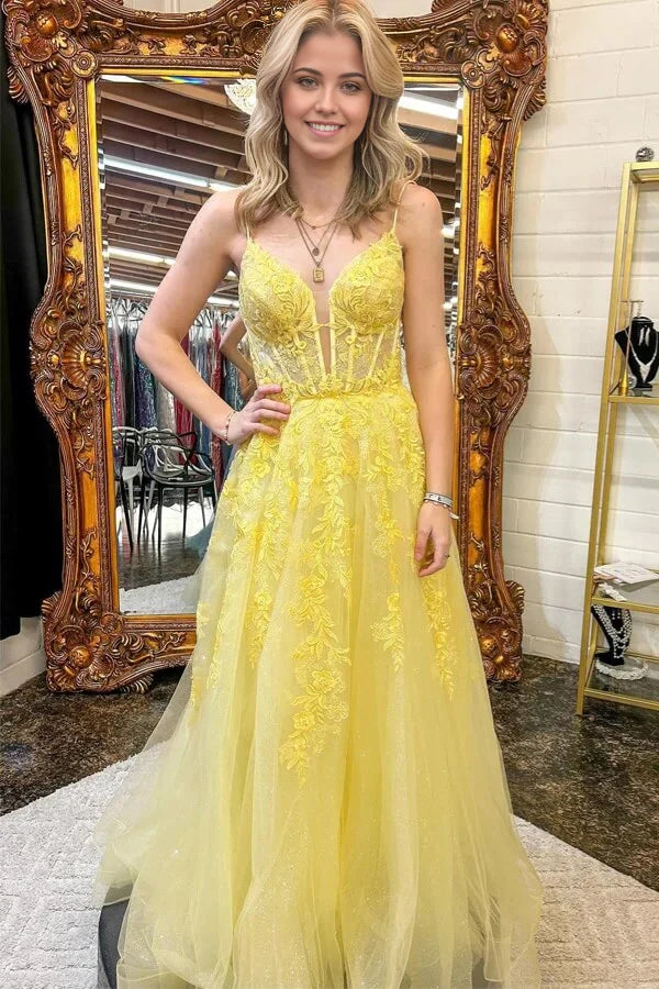 A-line V-neck Tulle Spaghetti Straps Lace Appliques Prom Dresses