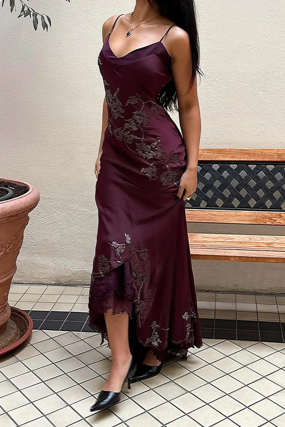 Chic V-Neck Spaghetti Straps Appliques Prom Party Dress