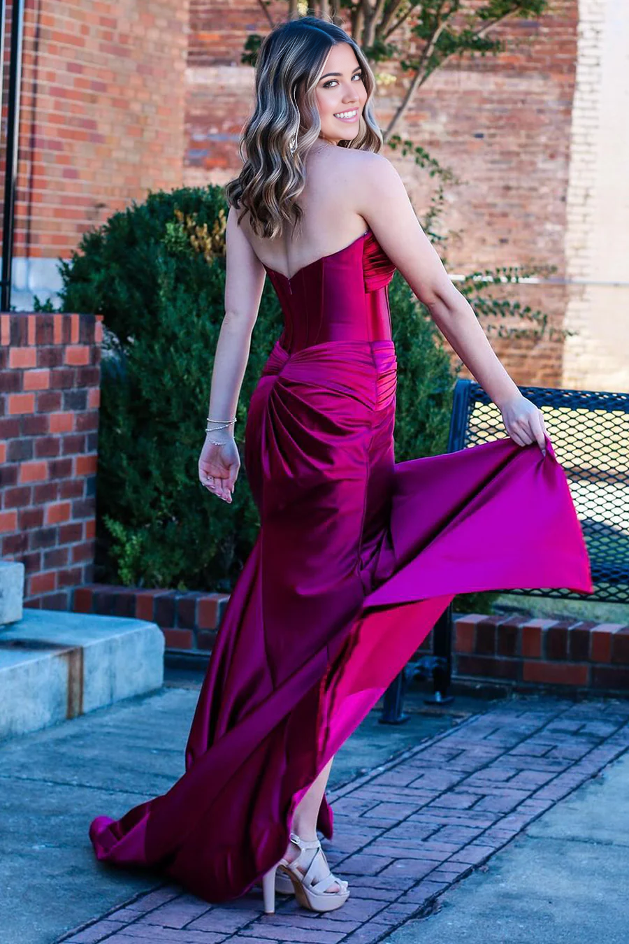 Mermaid Charming Sweetheart Satin Long Prom Dresses with Silt