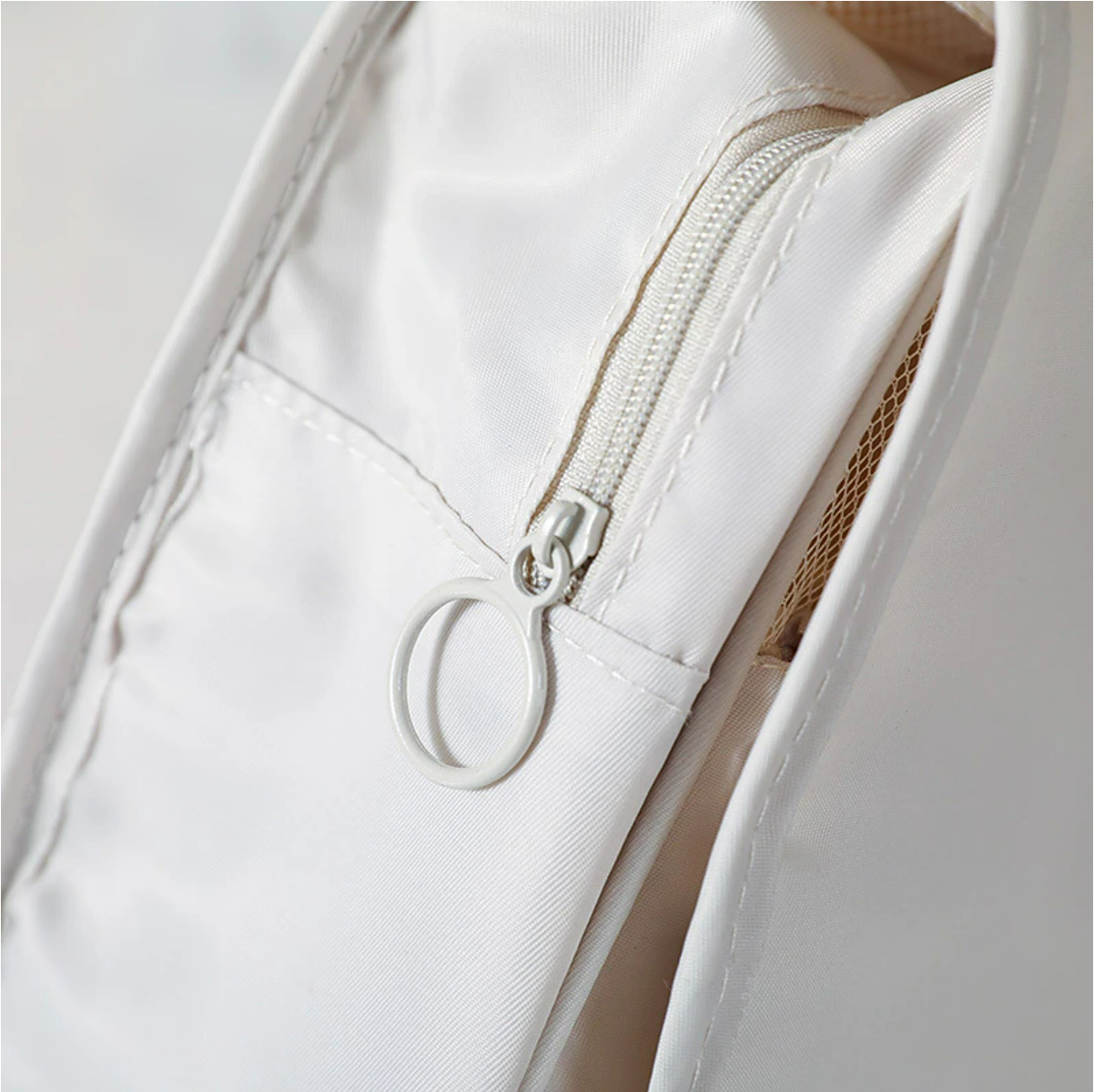 Super Fire ins Wind Waterproof Portable Makeup Bag Simple Advanced Travel Large Capacity Wash Makeup Bag