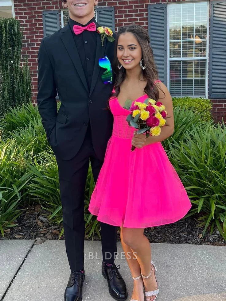 A-Linie V-Ausschnitt Kurzes Pink Homecoming-Kleid Abendkleider Brautjungfernkleider Abendkleid Ballkleid