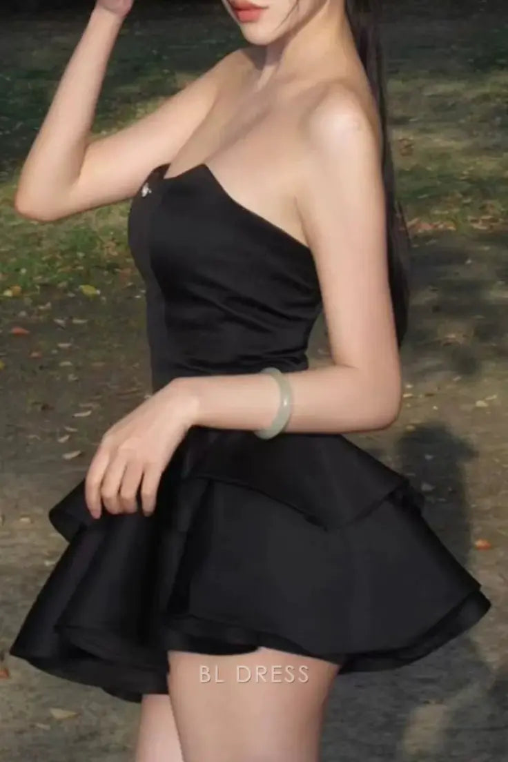 A-line Strapless Black Satin Layered Short formal dresses Bridesmaid Dresses evening gown Prom Dress