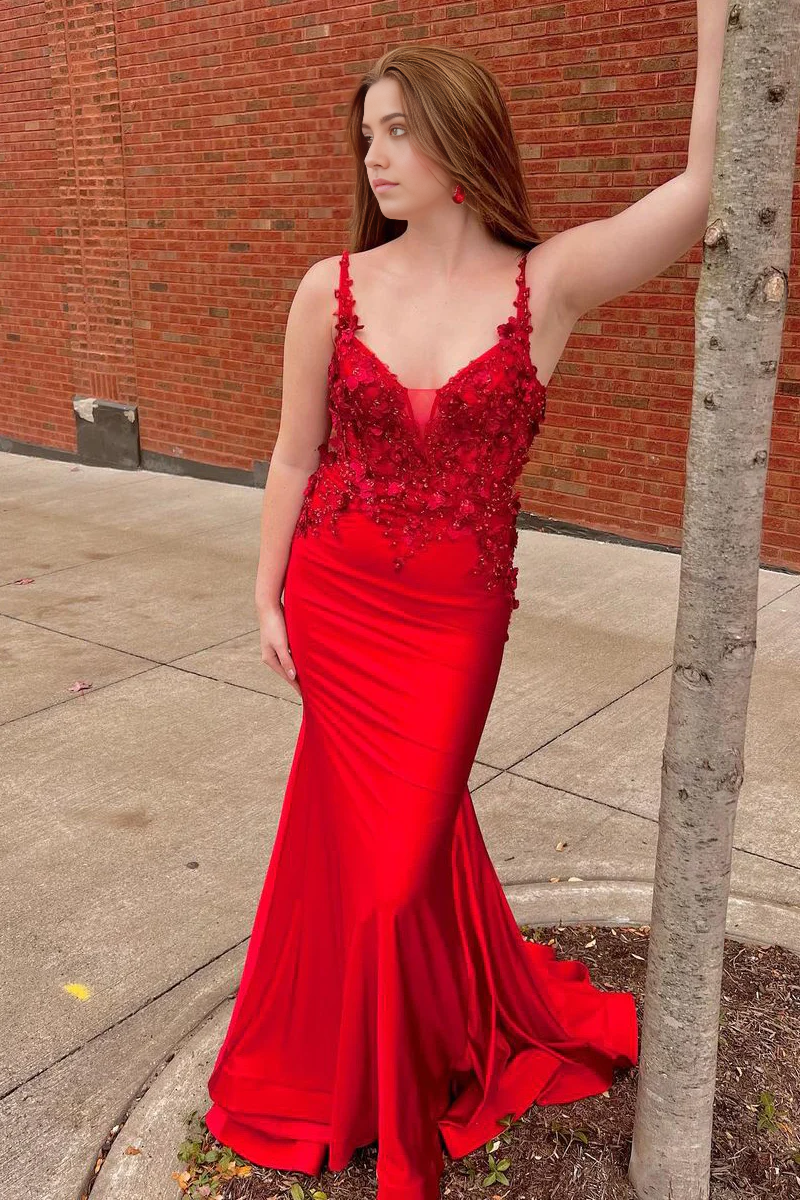 Mermaid V Neck Charming Red Prom Dresses with Appliques