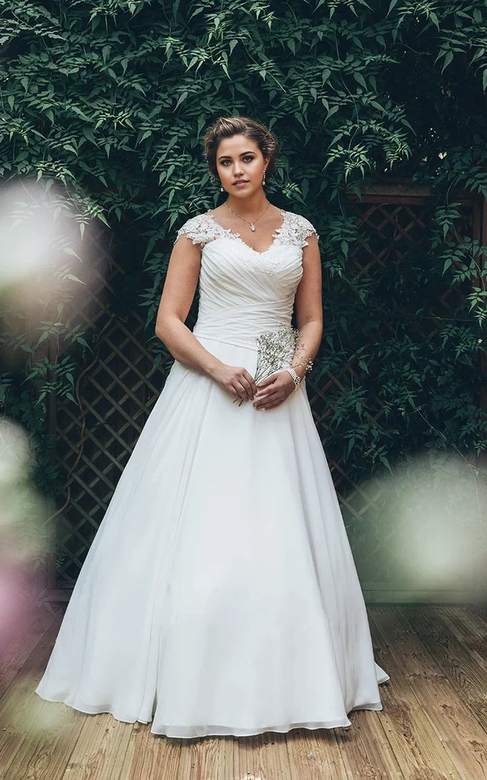 A-Linie V-Ausschnitt Cap Chiffon Applikationen Criss Cross Hofschleppe Brautkleider