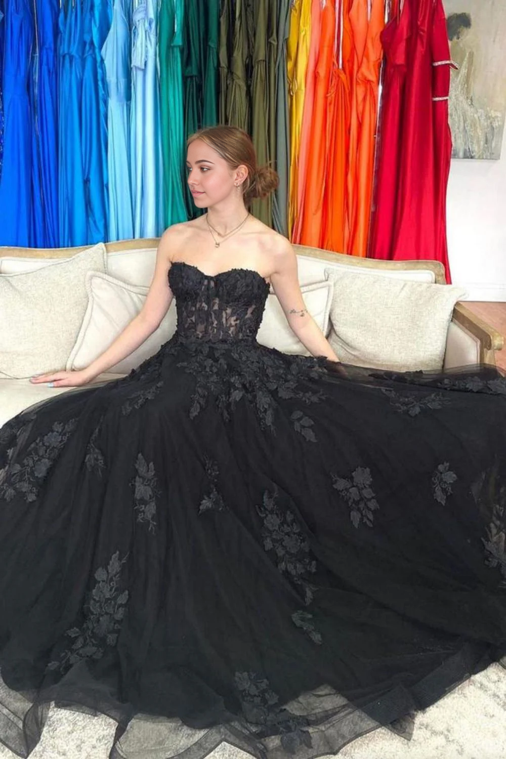 A Line Sweetheart Black Long evening gowns Prom Dress with Appliques