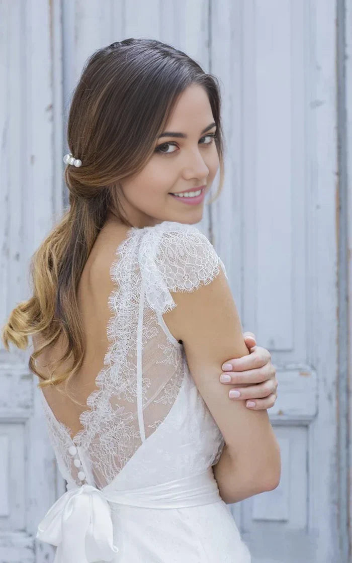 A-Linie V-Ausschnitt Tüll Spitze Kurze Flügelärmel Rückenfreies Brautkleid