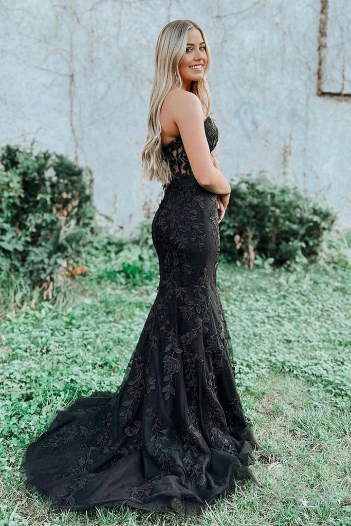 Mermaid Strapless Lace Prom Dress With Appliques