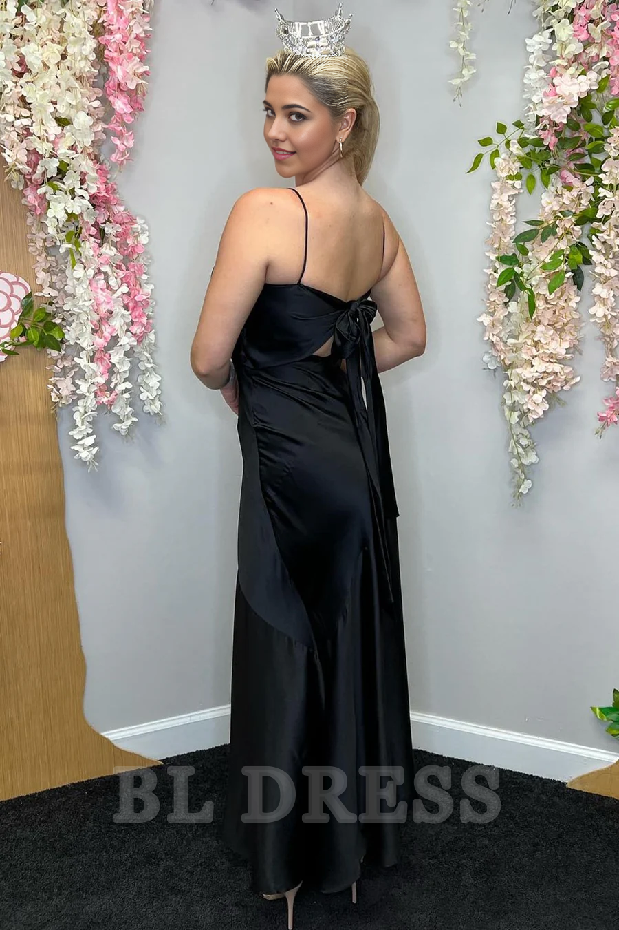 A-Line Scoop Neck Tie-Back Black Long formal dresses Bridesmaid Dresses evening gown Prom Dress