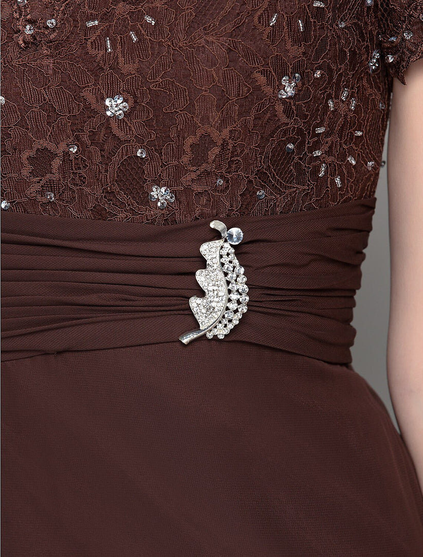 Sheath / Column Mother of the Bride Dress Vintage Inspired Scalloped Neckline V Neck Floor Length Chiffon Lace Short Sleeve with Ruched Sequin Crystal Brooch