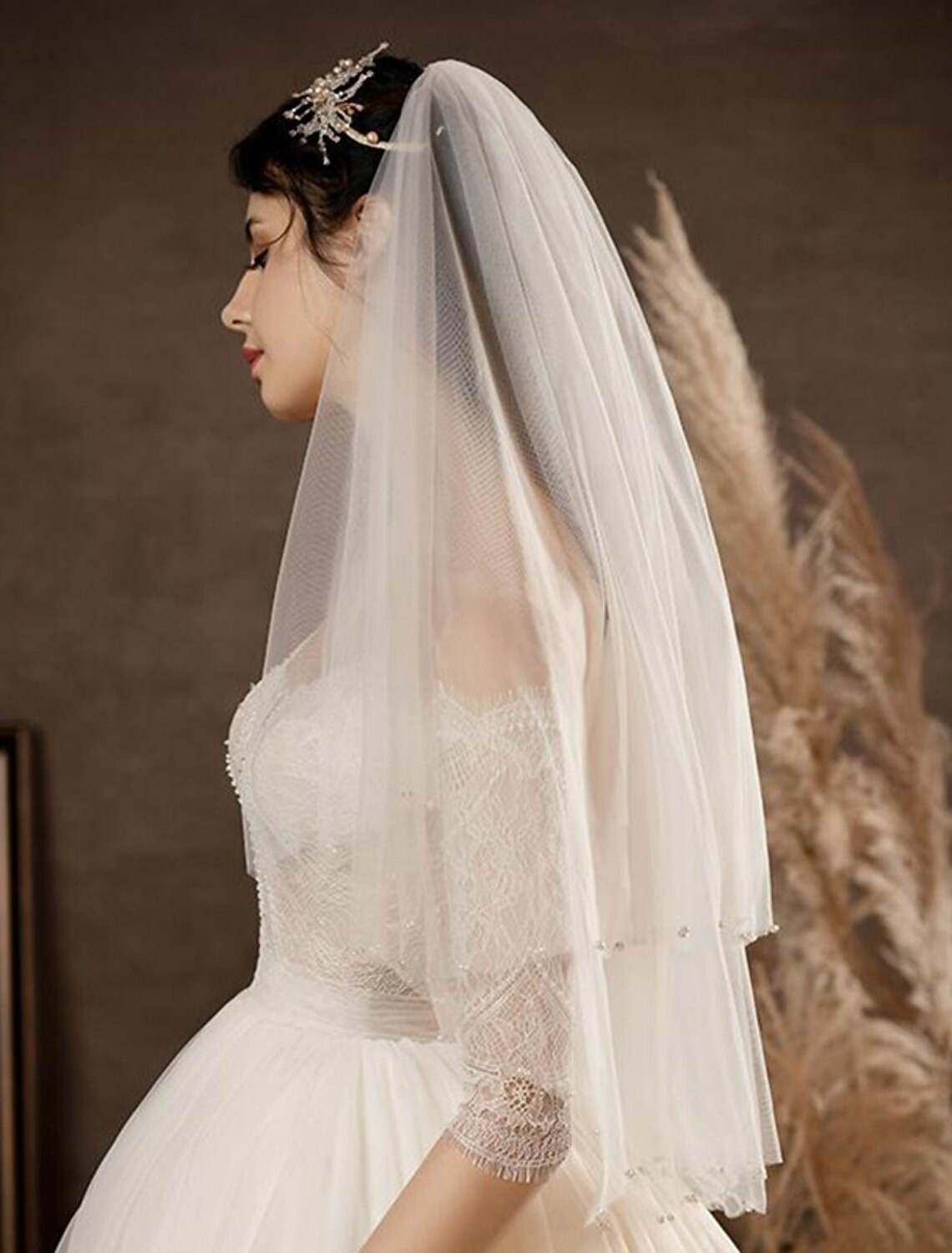 Two-tier / Pearls Wedding Veil Elbow Veils with Faux Pearl 31.5 in (80cm) Tulle