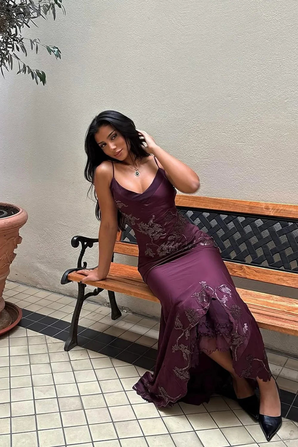 Chic V-Neck Spaghetti Straps Appliques Prom Party Dress