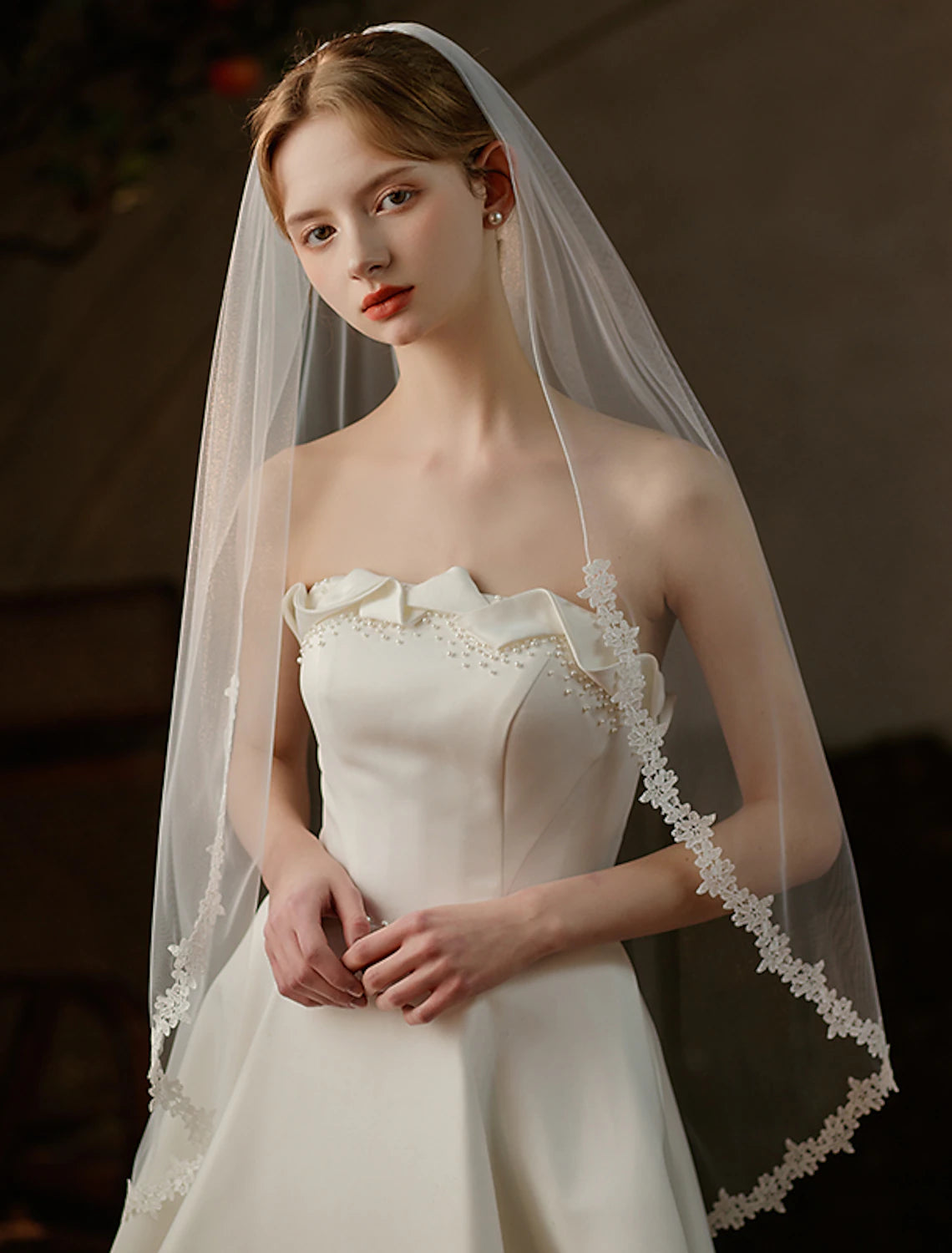 One-tier / Sweet Wedding Veil Fingertip Veils with Pure Color Tulle