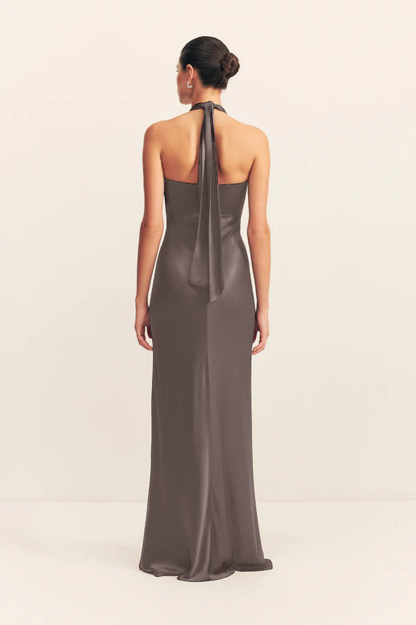 Minimalist Sleeveless ruched halter maxi dress