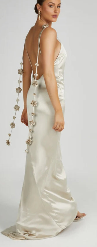 Elegant Floor-Length Prom Dress