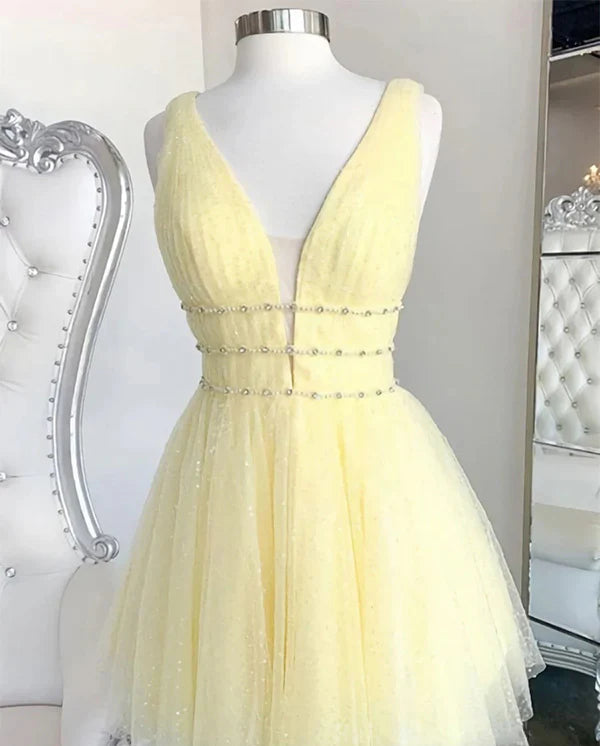 Sexy, funkelndes, kurzes Mini-Heimkehrkleid in A-Linie mit V-Ausschnitt