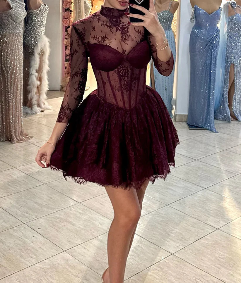 Elegantes A-Linien-Partykleid mit hohem Halsausschnitt und Applikationen und 3/4-Ärmeln