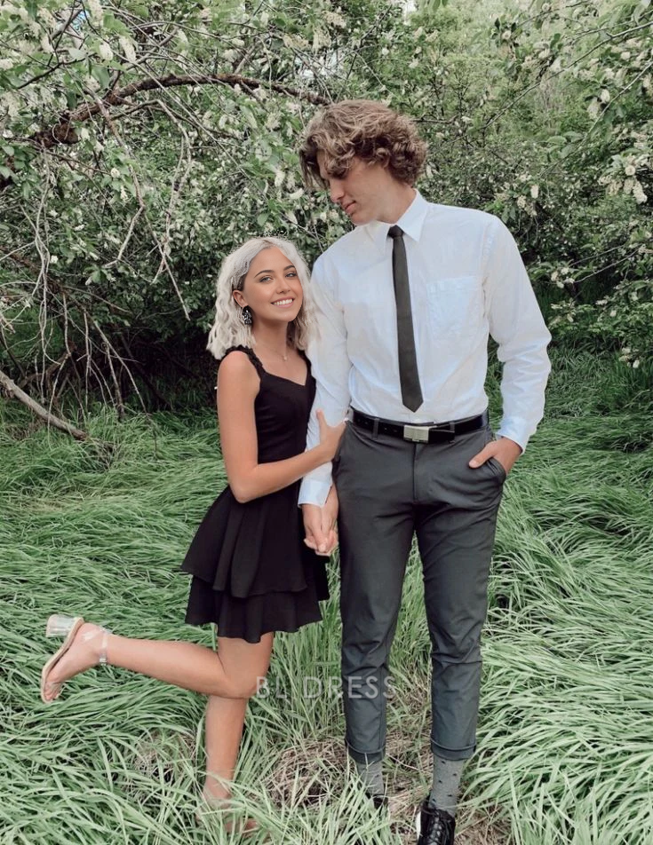 A-Linie V-Ausschnitt Rüschen Schwarz Kurze Abendkleider Brautjungfernkleider Abendkleid Ballkleid Homecoming-Kleid