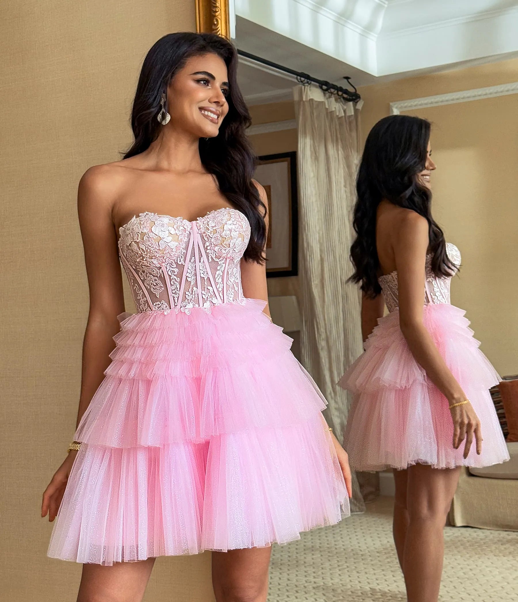Charming Ball-Gown Sweetheart Appliques Lace Short/Mini Tulle Corset Dress Homecoming Dresses