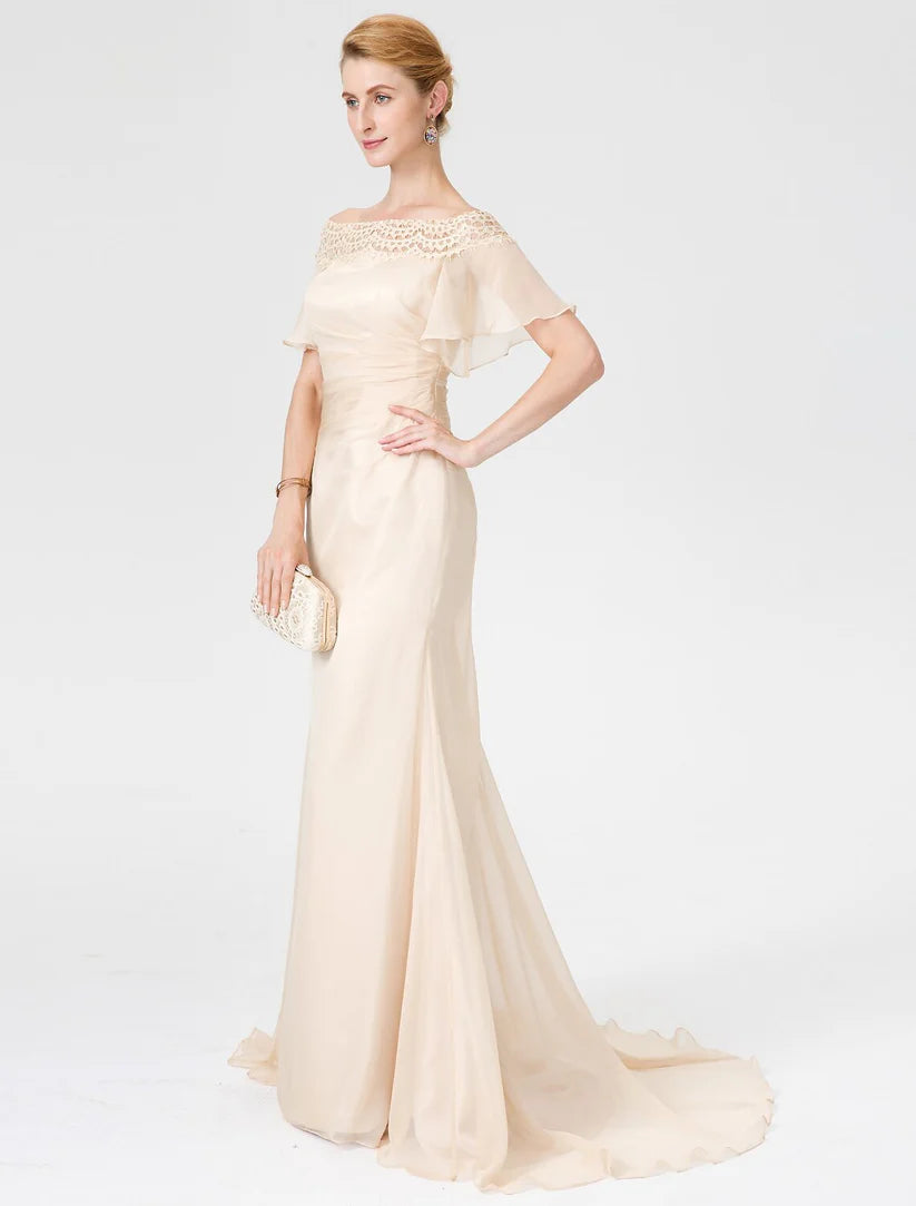 Etuikleid/Säulenkleid für die Brautmutter, elegant, schulterfrei, Sweep/Pinselzug, Chiffon, Spitze, kurze Ärmel mit Falten