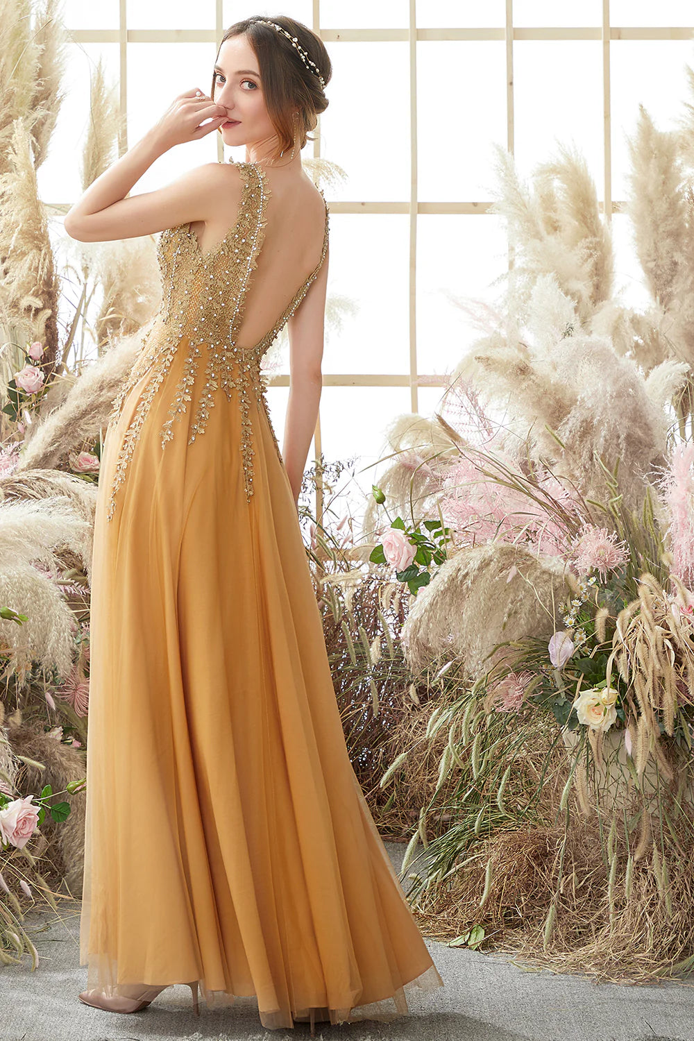 Elegant Deep V-neck Long Prom Dress with Appliques