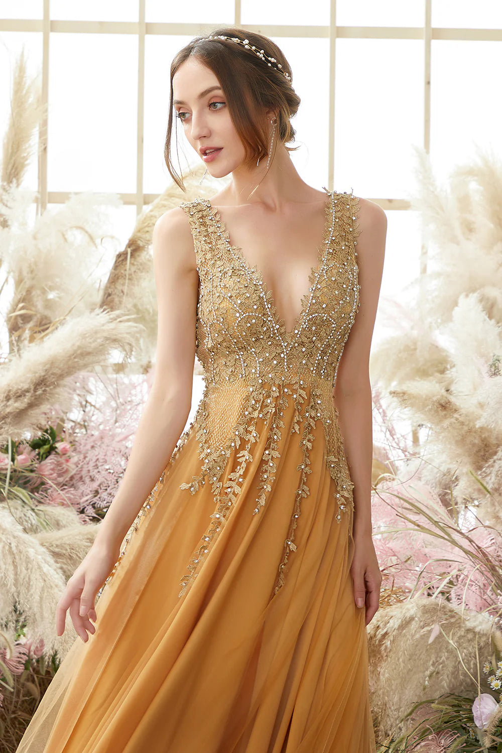 Elegant Deep V-neck Long Prom Dress with Appliques