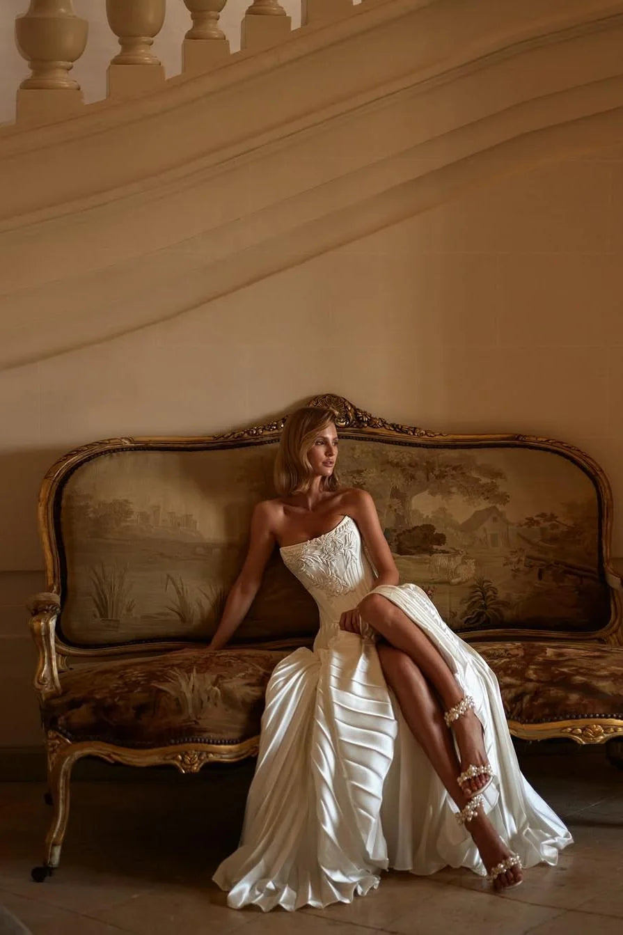 Exquisite White Satin Sleeveless Strapless Long Pleated Prom Dress with Applique