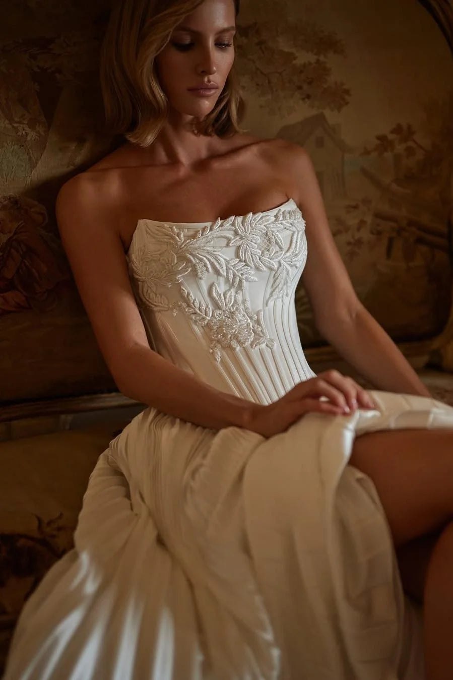 Exquisite White Satin Sleeveless Strapless Long Pleated Prom Dress with Applique