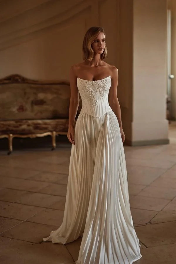 Exquisite White Satin Sleeveless Strapless Long Pleated Prom Dress with Applique