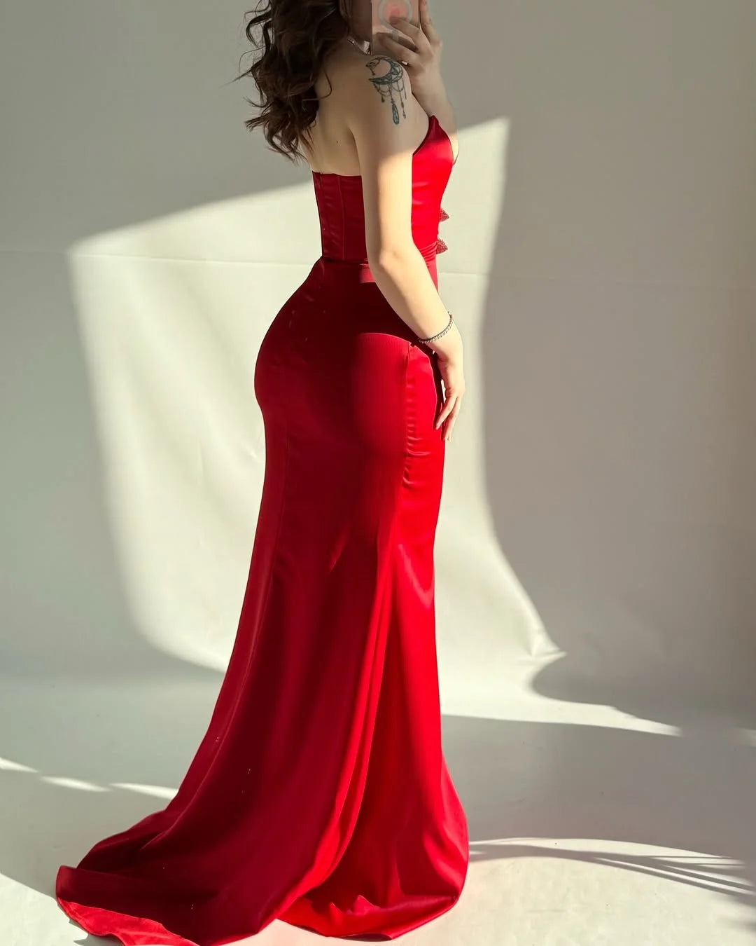 Stunning Red Satin Sweetheart Mermaid Sleeveless Prom Dress with Bow