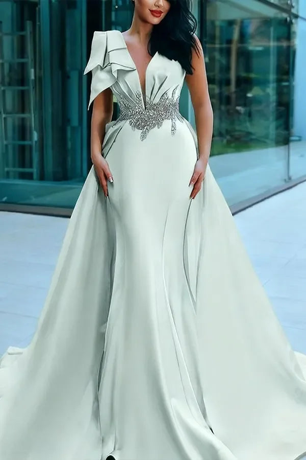 Sheath/Column V-Neck Sleeveless Sweep Train Satin Prom Dresses With Sequins