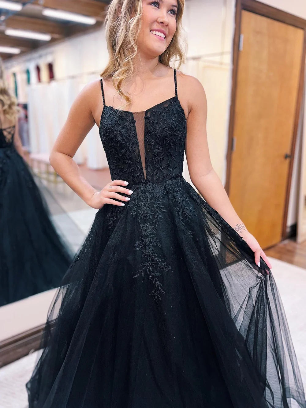 A Line Tulle Spaghetti Straps Prom Dress