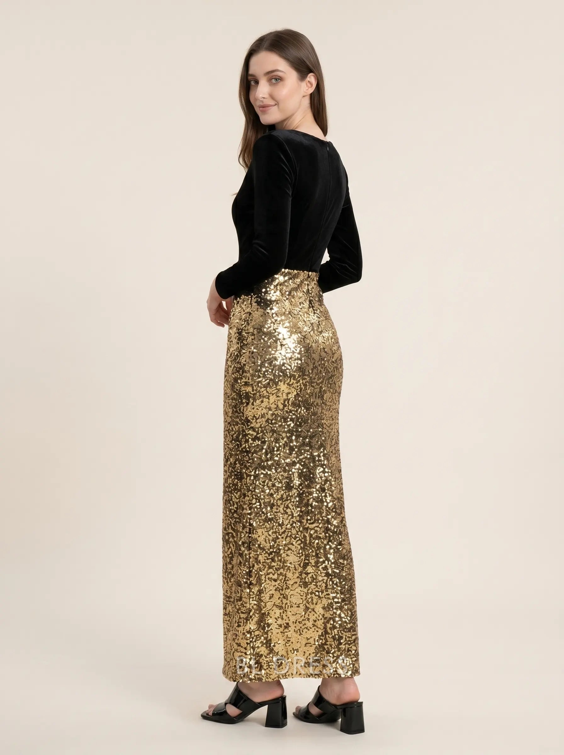 Black and Gold Long Sleeve V Neck Velvet Sequin Mermaid Floor Length Formal Evening Prom Dress