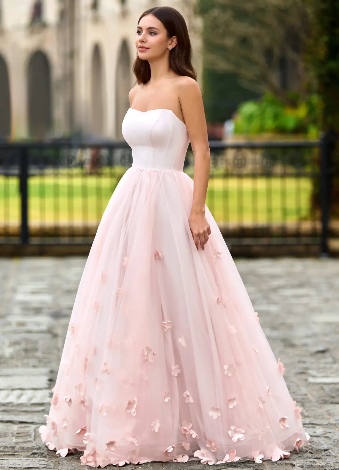 Blush Pink Strapless Prom Dress With Corset Lace Up Back 3D Floral Applique And Tulle Ball Gown Formal Prom Dress