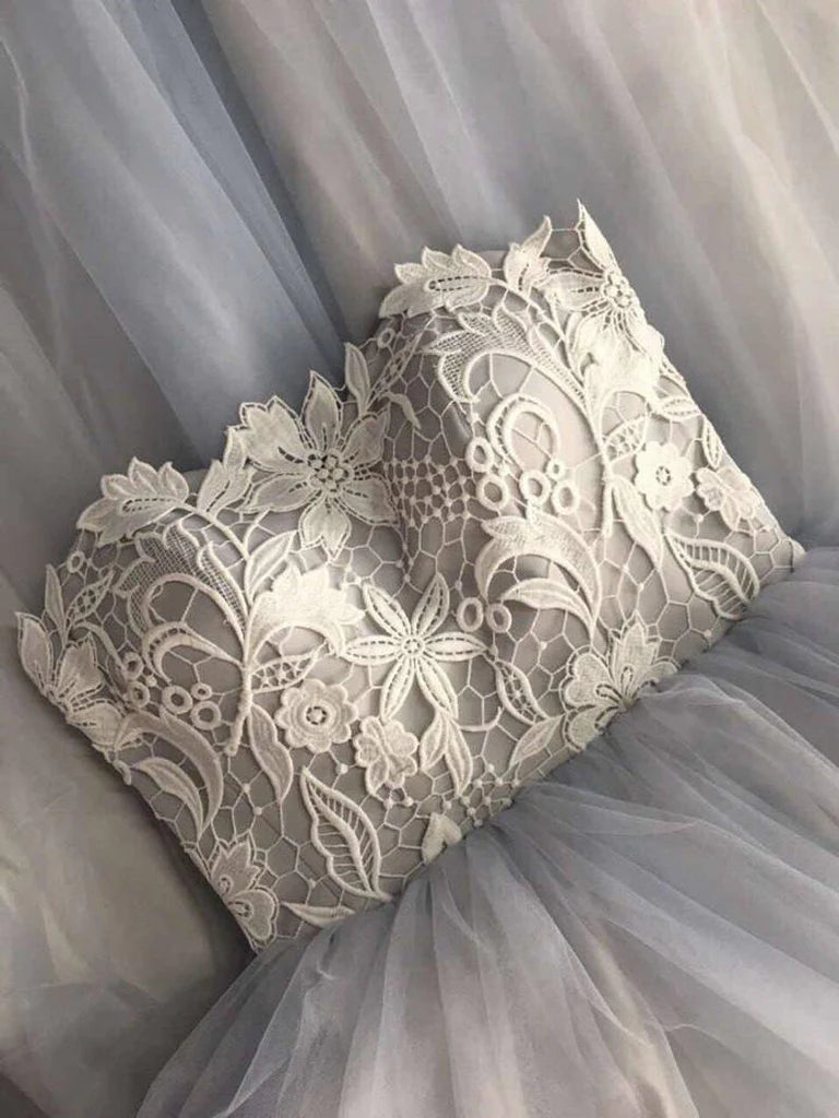 Elegant A-Line Bohemian Tulle Bridal Gown with Sweetheart Neckline.