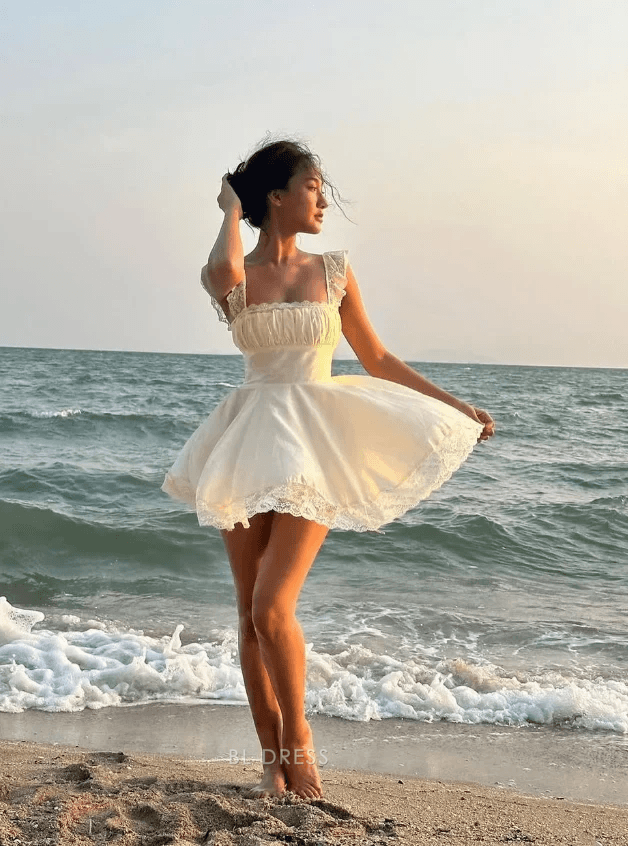 Charming A-Line Square Neck Ruffled Lace Cream Short Homecoming Dress Women's