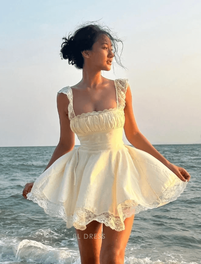 Charming A-Line Square Neck Ruffled Lace Cream Short Homecoming Dress Women's
