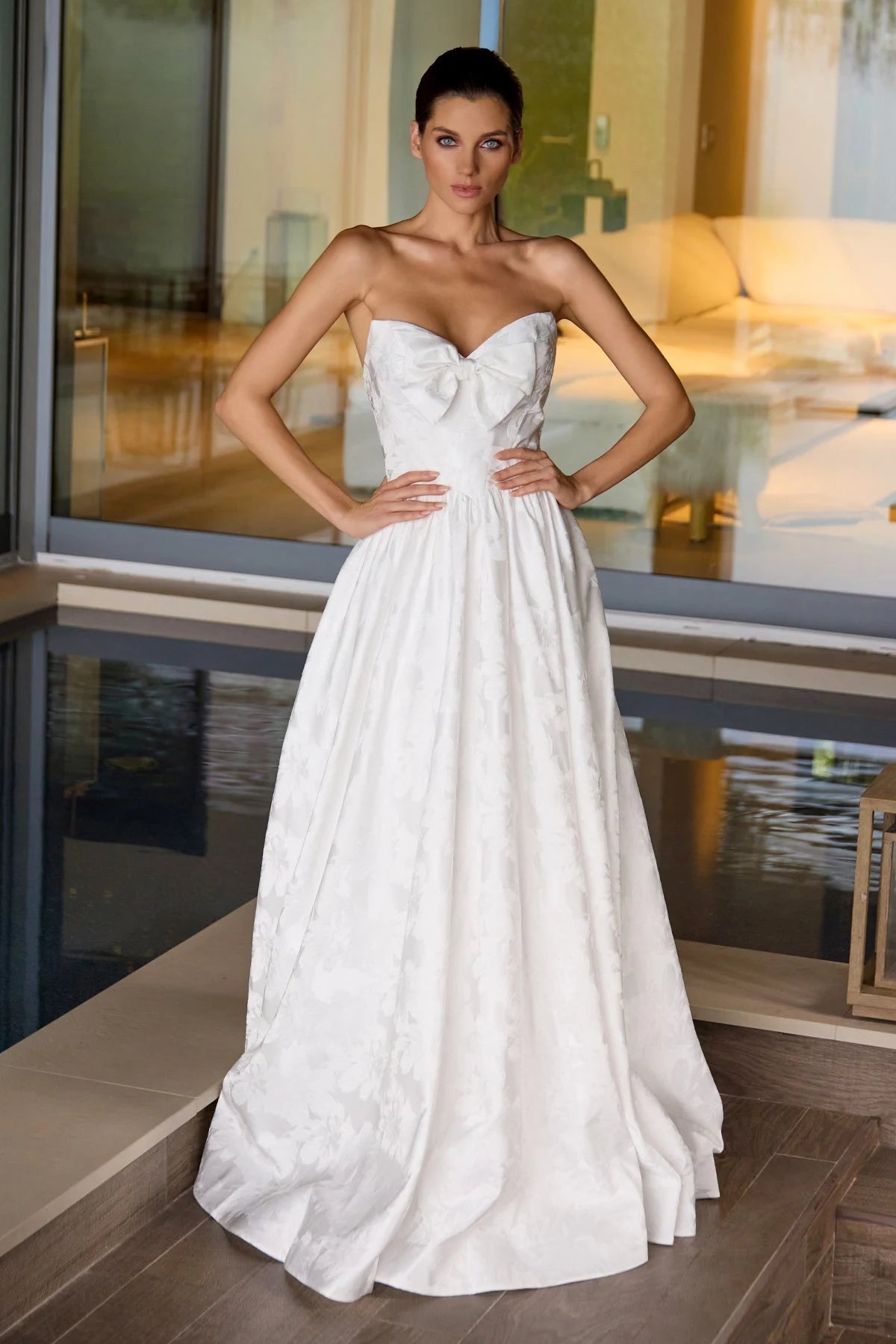 Charming A-Line Strapless Bow Jacquard White Floor-Length Prom Dress Gown