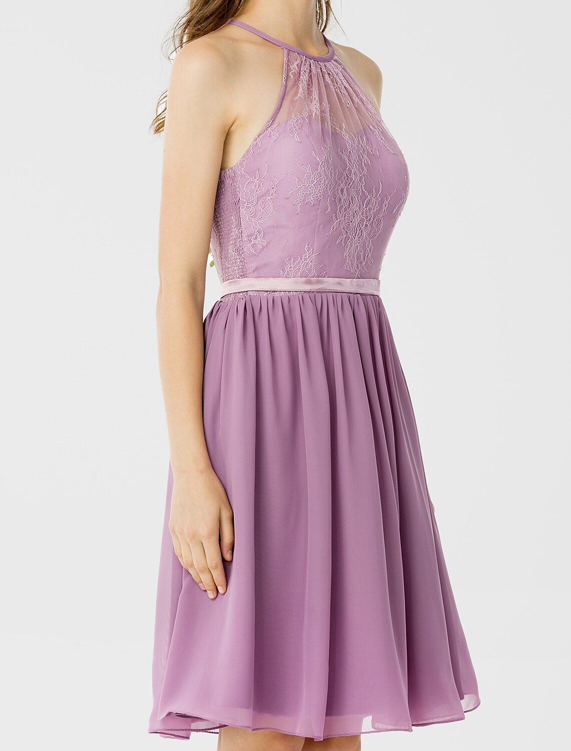 Halter neck detail of the bridesmaid dress.