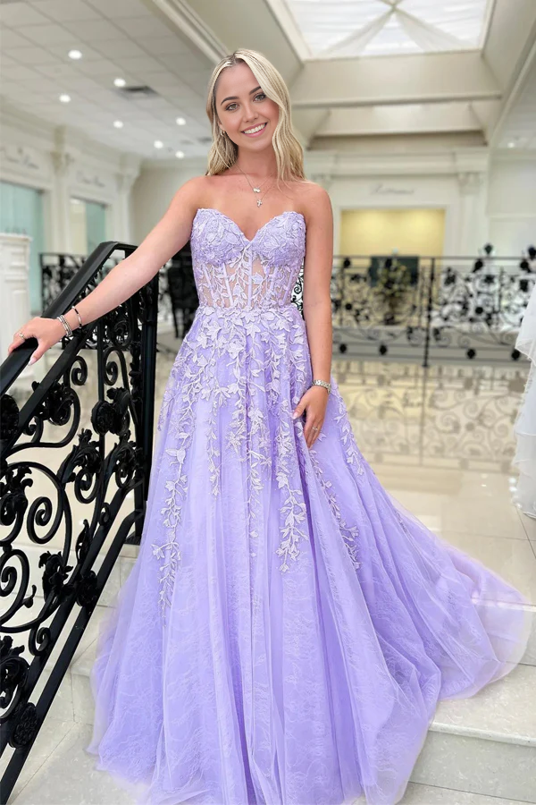 Elegant A-line sweetheart tulle prom gown.