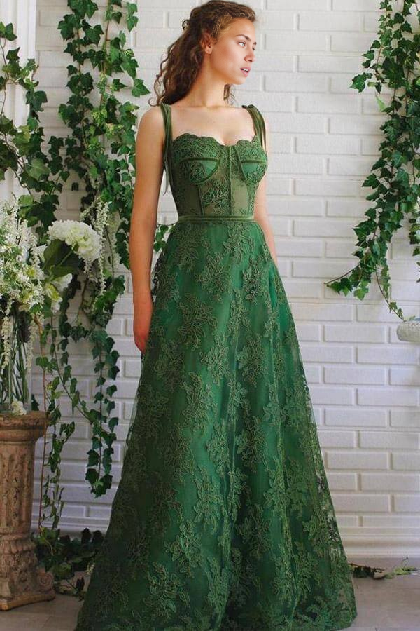 Dark green A-line prom dress with tulle and lace details.