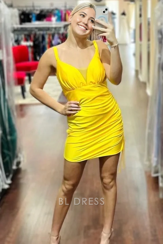 Yellow sheath V-neck short dress for formal occasions.