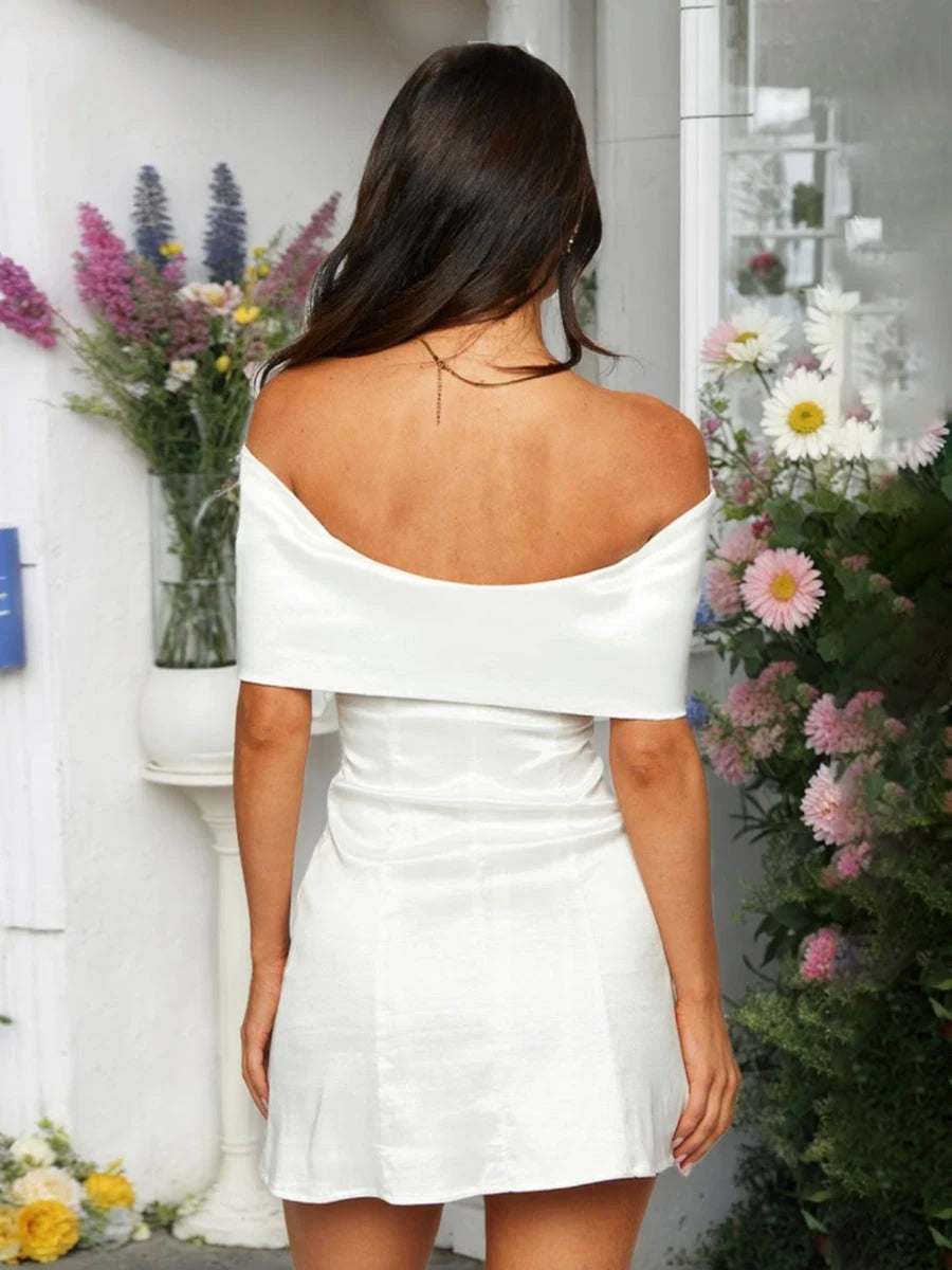 Chic A-Line Off-Shoulder Bow Detail White Mini Homecoming Dress Women