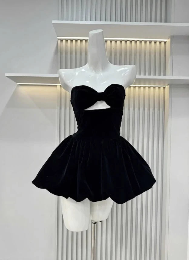 Chic A-Line Strapless Bow-knot Cutout Black Mini Homecoming Dress
