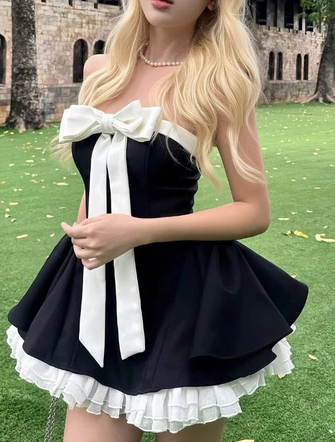 Chic A-Line Strapless Sleeveless Bowknot Ruffled Black White Short Homecoming Dress