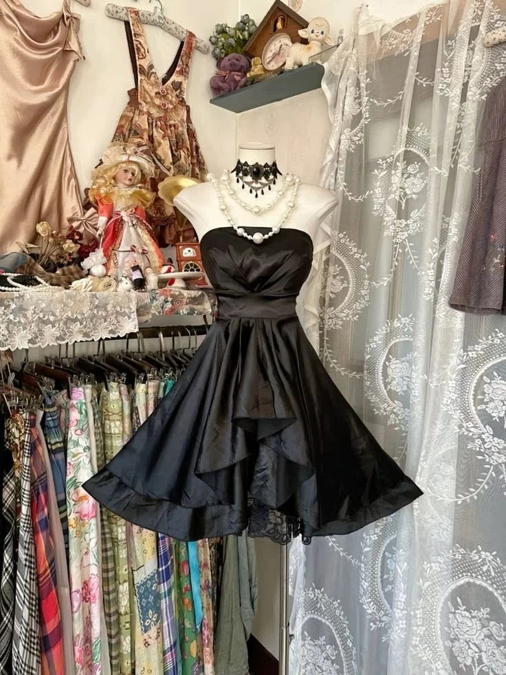 Chic A-Line Strapless Sleeveless Ruffled Tiered Black Short Homecoming Dress Women's Gown
