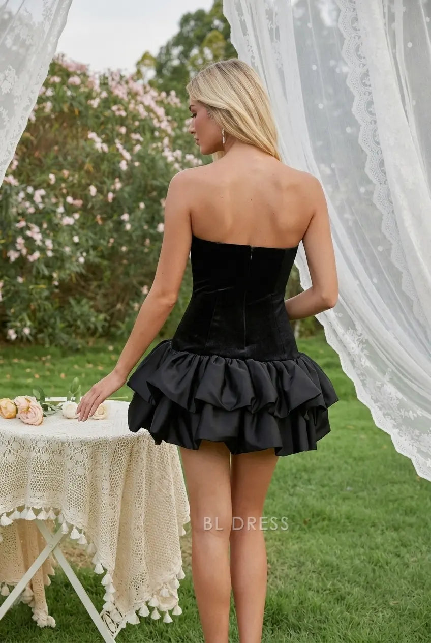 Chic A-Line Strapless Sleeveless Velvet Ruffled Black Mini Homecoming Dresses Women's Gown